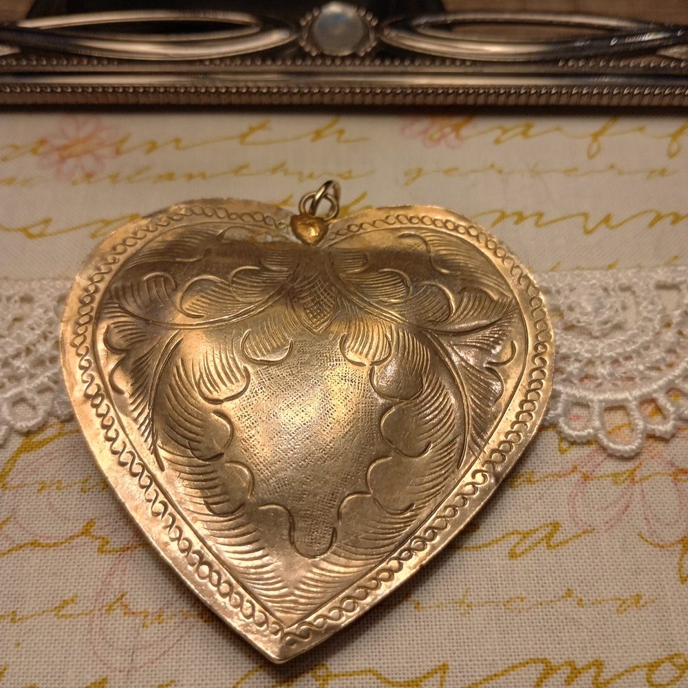 Large Silver Tone Bubble Heart Pendant